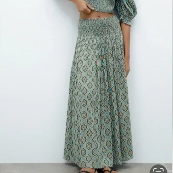 Zara Boho Drawstring Smock Waist Medallion Printed Maxi Skirt In Green S NWT - Picture 4 of 15